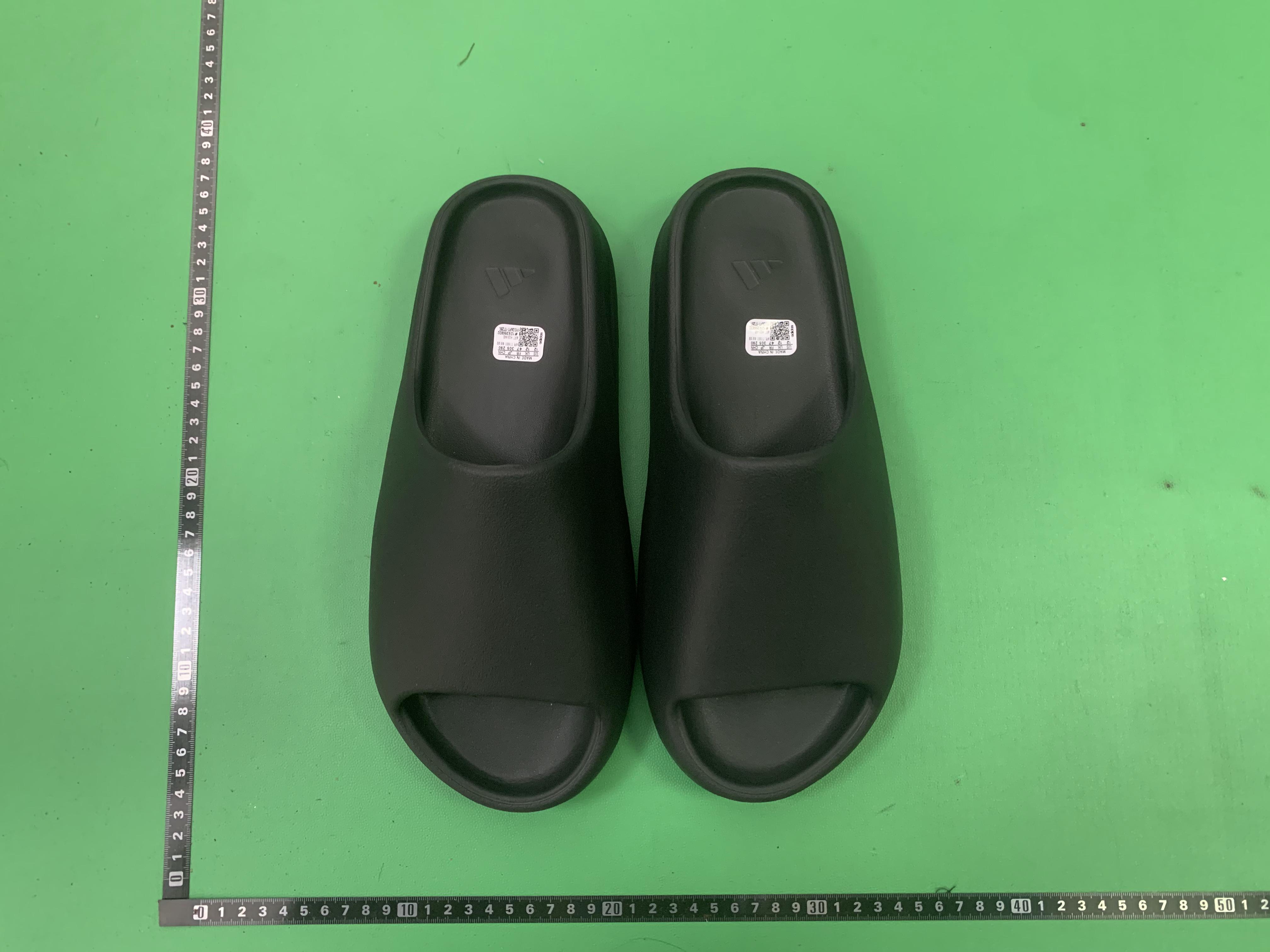 LW Batch Yeezy SIide -1