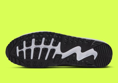 The Nike Air Max 90 Golf Suits Up In “Hot Lime”(pic7) The Nike Air Max 90 Golf Suits Up In “Hot Lime”(pic7)