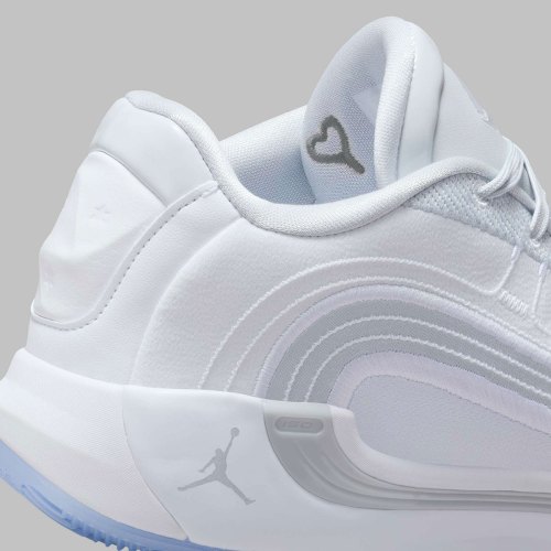 The Jordan Luka 4 “Pure Money” Signals Fresh Start For Star And Squad(pic3) The Jordan Luka 4 “Pure Money” Signals Fresh Start For Star And Squad(pic3)